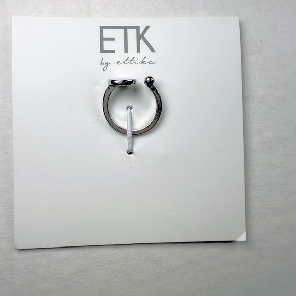 Ettika Round Ball Open Nailhead Ring Silver sz:6 - Picture 1 of 4